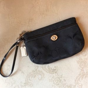 Adorable Coach wristlet In EUC!